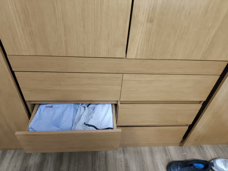 foto de Guarda roupa Casal Luxúria 4 Portas 6 Gavetas Branco