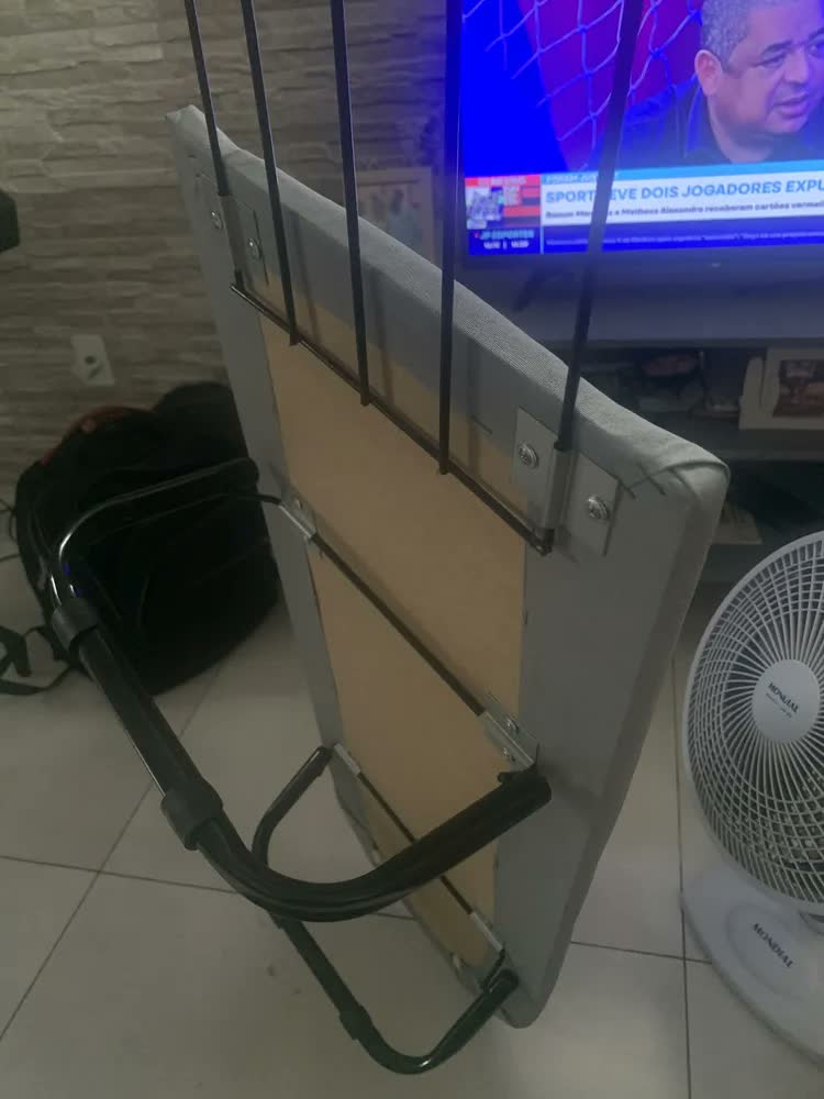 foto de Mesa Passar Roupa Portátil Dobrável Machado Casa e Lazer com Porta Ferro