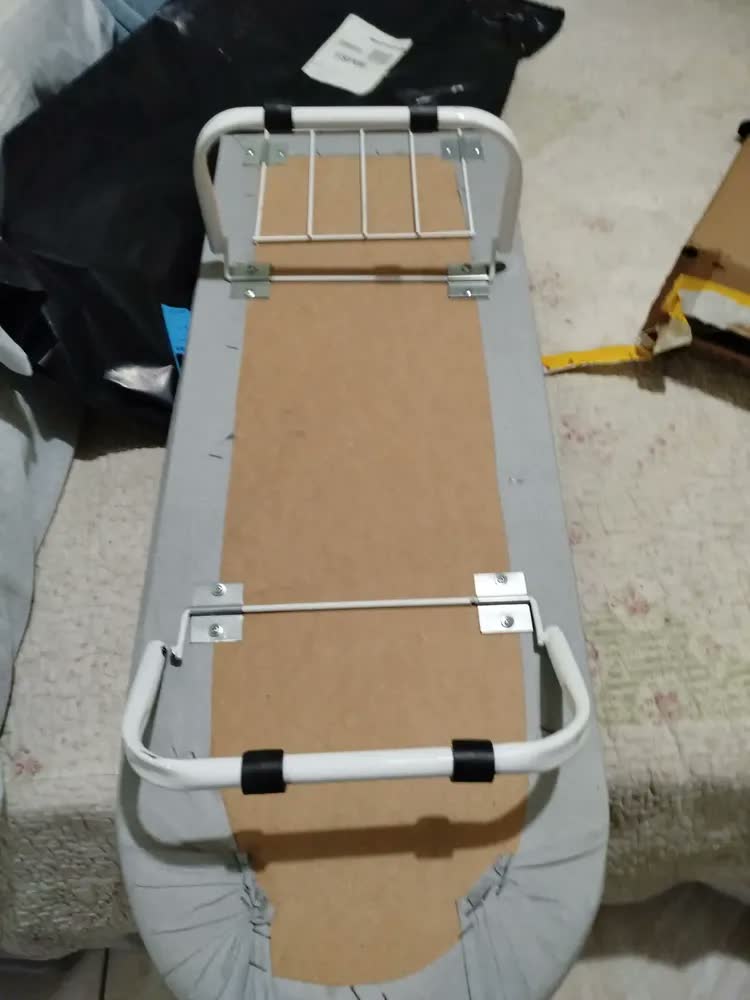 foto de Mesa Passar Roupa Portátil Dobrável Machado Casa e Lazer com Porta Ferro