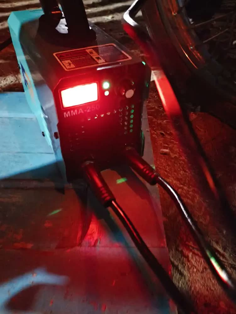 foto de 110v/220v Máquina Solda Inversora Profissional Portátil E Potente Eletrica Eletrodo Mma Frequência 50/60 Hz
