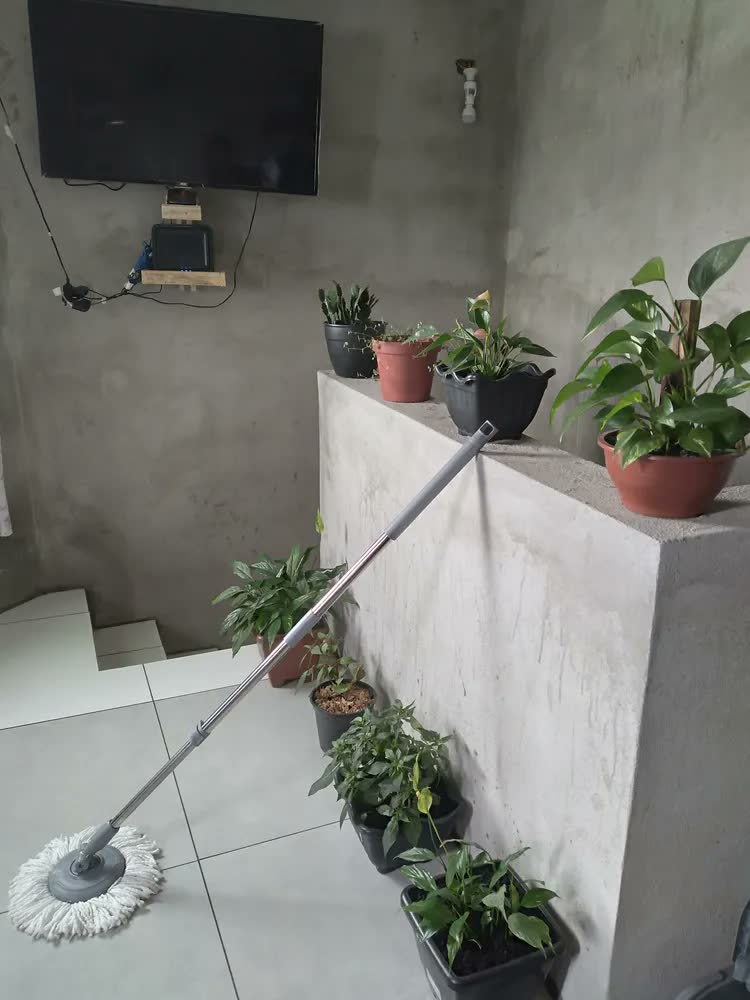foto de Mop Profissional Inox 16l Com 2 Refis De Microfibra Glinter