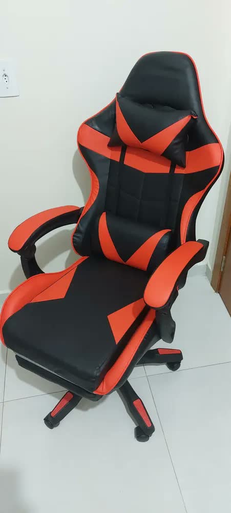 foto de Cadeira De Escritório Gamer Ergonômica Reclinável com Apoio Para Pés Estofado Couro Sintético Altura Ajustável Cor Vermelho Oblivion Nienz