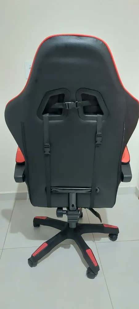foto de Cadeira De Escritório Gamer Ergonômica Reclinável com Apoio Para Pés Estofado Couro Sintético Altura Ajustável Cor Vermelho Oblivion Nienz