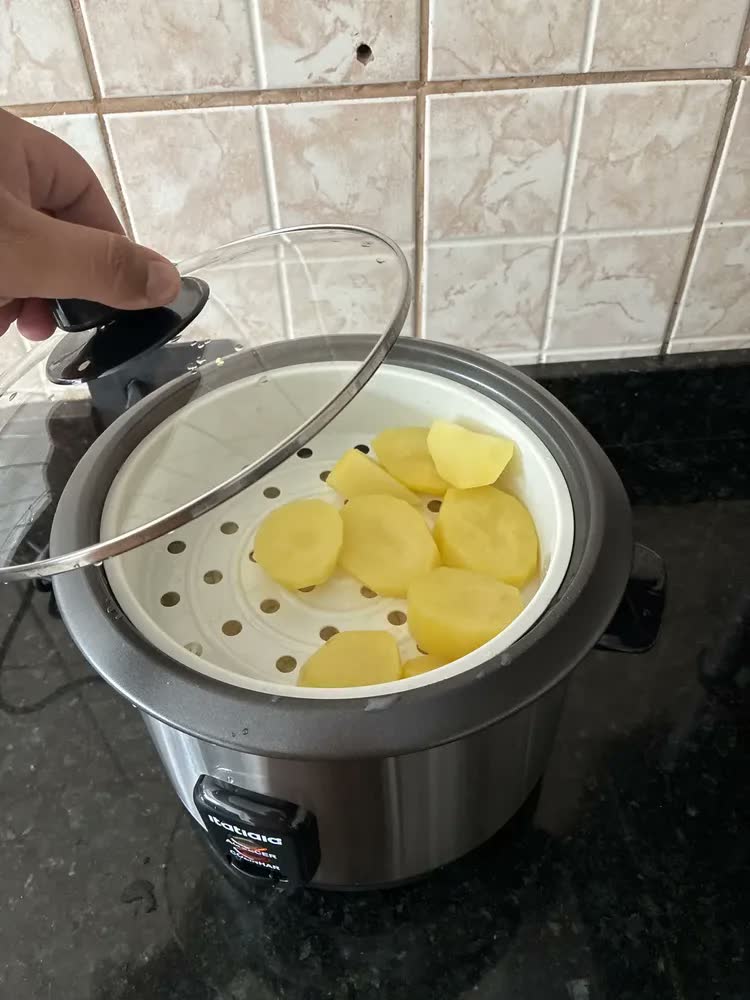 foto de Panela De Arroz Elétrica 10 Xícaras 1.8 Litros Prateado