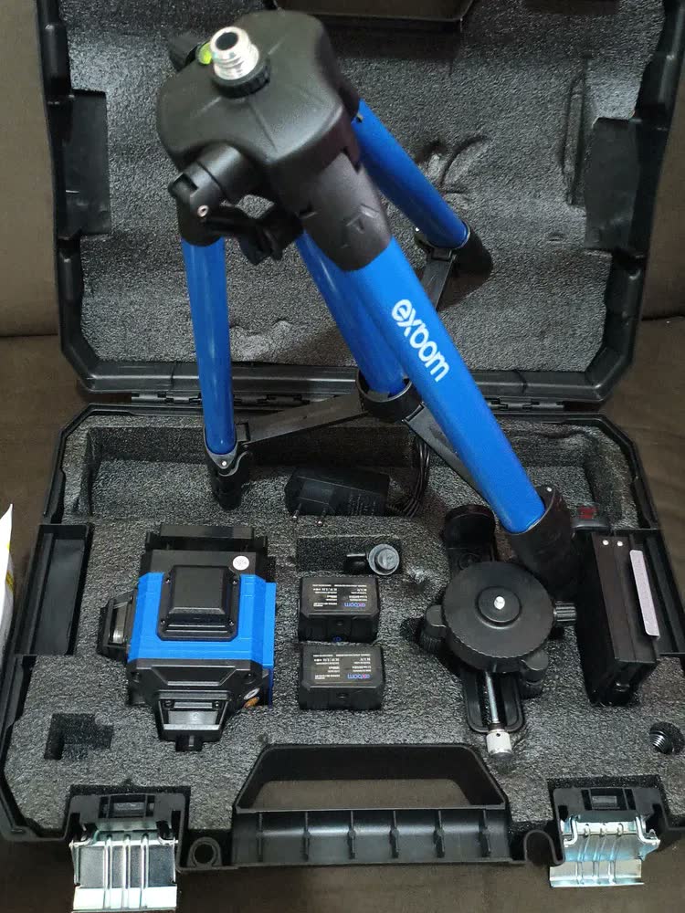 foto de Nível Laser 16 Linhas + Tripé Exbom + Maleta 2 Baterias 360