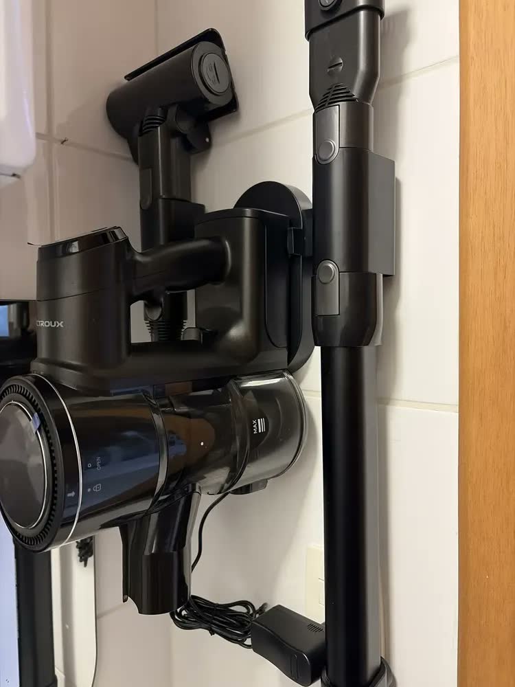 foto de Aspirador De Pó Vertical E Portátil Liectroux I30 Sem Fio Preto