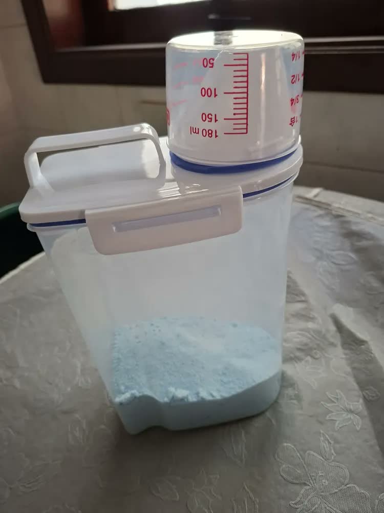 foto de Pote Hermético com Dosador para Sabão Líquido e Alimentos - 2 Litros