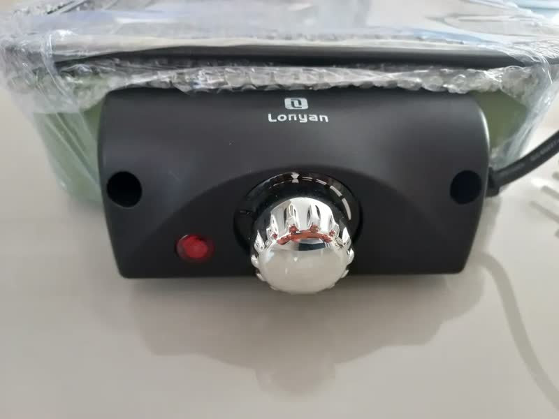 foto de Churrasqueira Elétrica Para Apartamento LONYAN 1500W com 5 Níveis de Temperatura e Antiaderente Verde