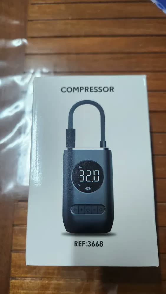 foto de Compressor de Ar Portátil Digital USB-C P/ Carro Moto Bike