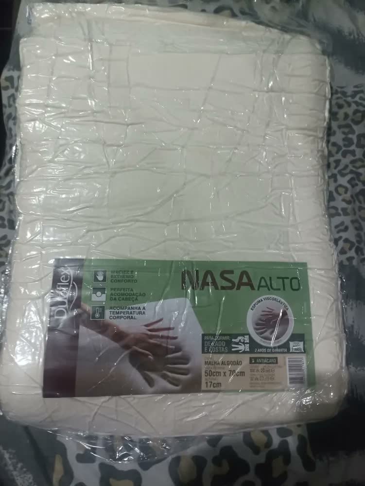 foto de Travesseiro Viscoelástico Hug Nasa Alto 17cm Antiácaros Memória