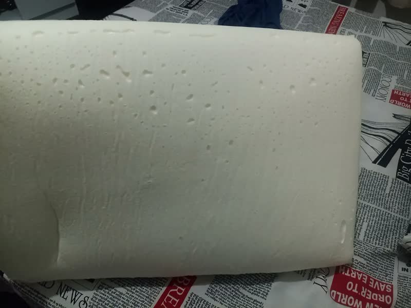 foto de Travesseiro Viscoelástico Hug Nasa Alto 17cm Antiácaros Memória