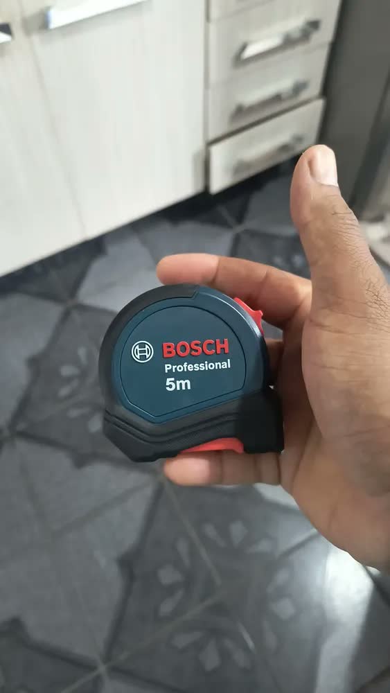 foto de Parafusadeira E Furadeira De Impacto 18v Gsb185 Li Com Trena Azul