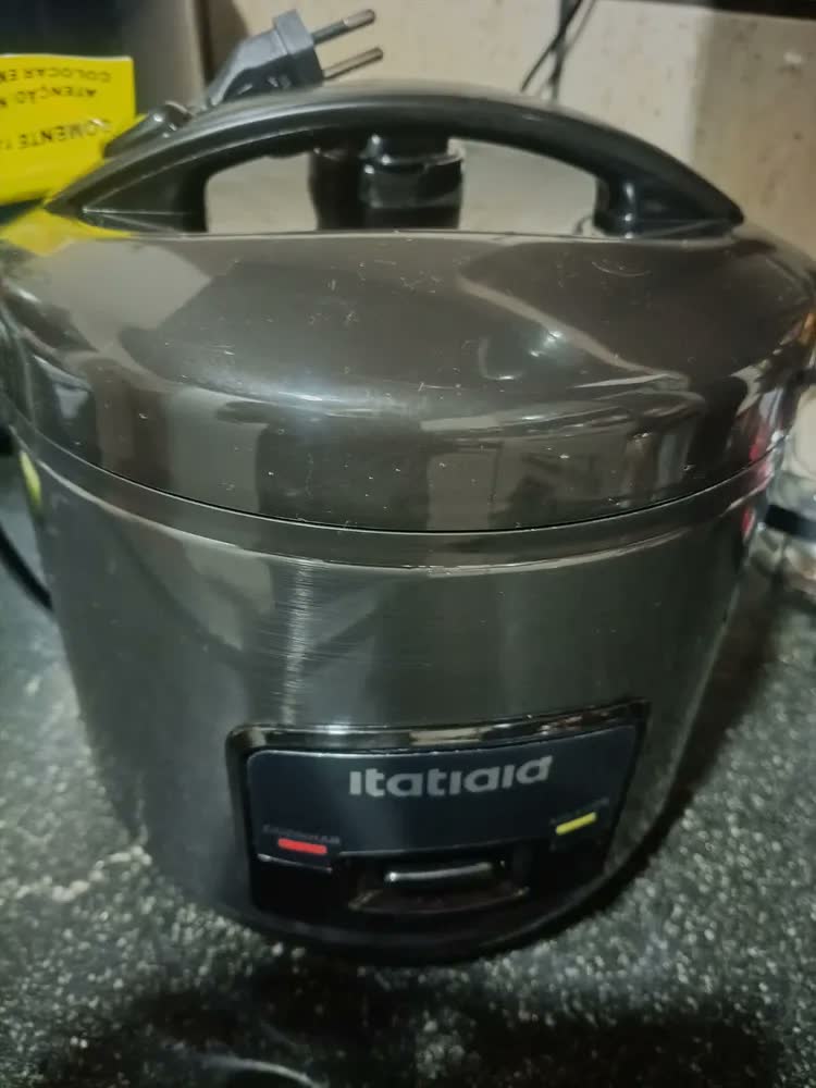 foto de Panela de Arroz Elétrica Itatiaia 1L Preto Fosco com 5 Xícaras