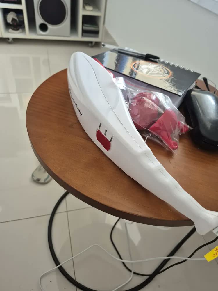 foto de Massageador Manual Infravermelho Vibratório Percussão 127v