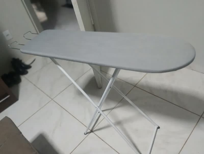 foto de Tabua De Passar Roupa Reforçada Com Suporte P/ Ferro 90x25cm Lisa Cinza