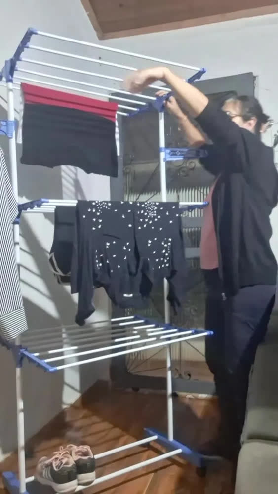 foto de Varal de Chão Vittak Grande Azul de 3 Andares com Rodas