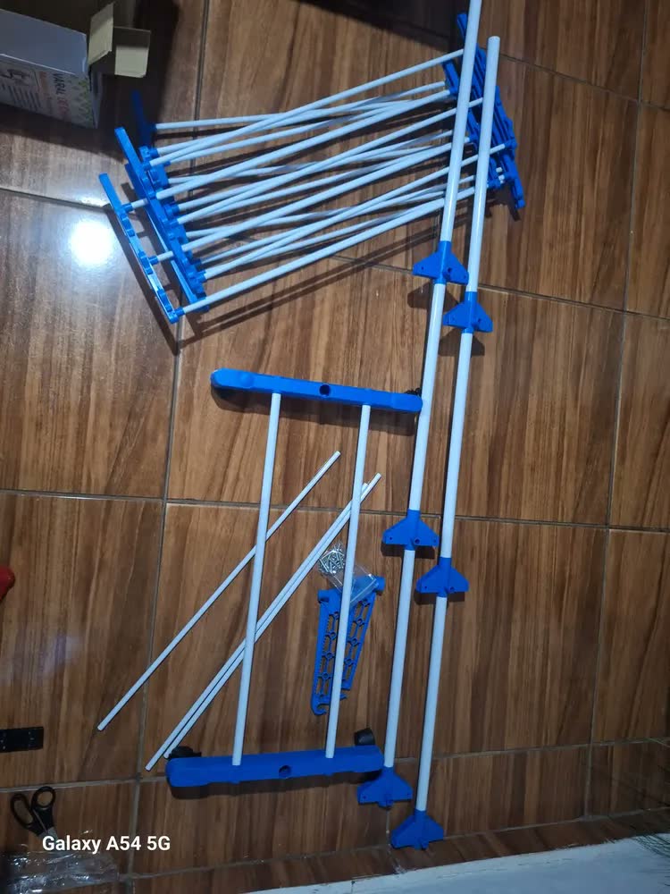 foto de Varal de Chão Vittak Grande Azul de 3 Andares com Rodas