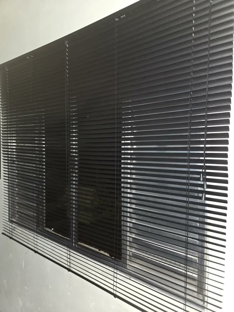 foto de Persiana Cortina Pvc 100x130 Sala Quarto Horizontal Blackout Branco