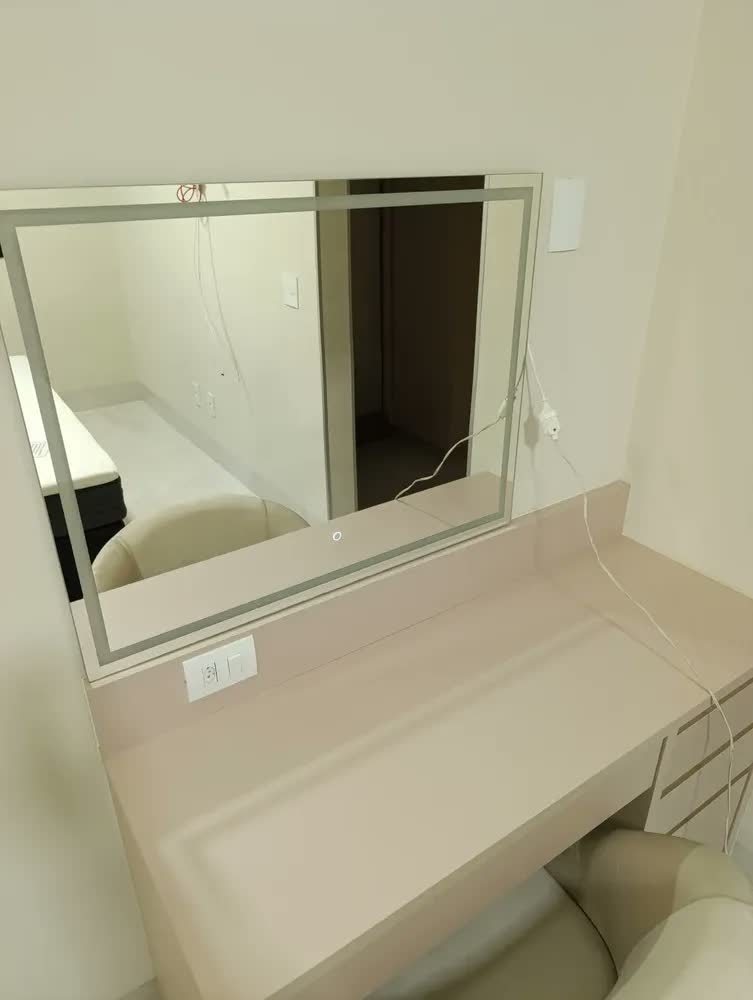 foto de Espelho Retangular 90x70 Cm Jateado Led Com Touch Premium Moldura Neutro / Horizontal