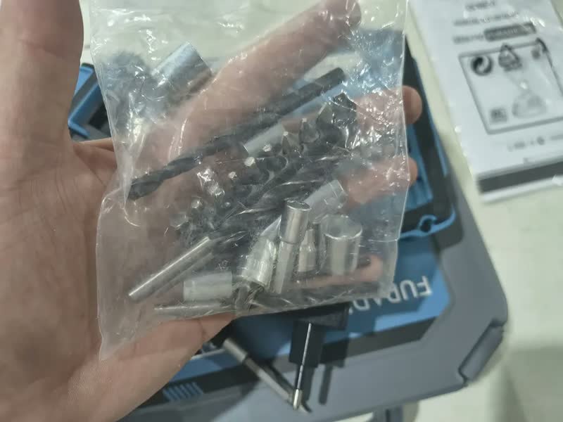 foto de Furadeira Parafusadeira Impacto 3 Em 1 Brushless 13mm Dobevi Azul 127/220v 60hz