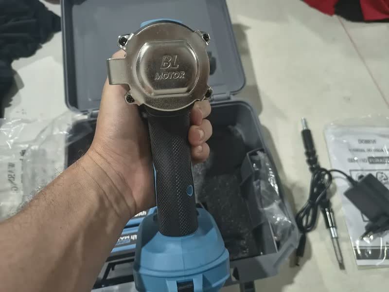 foto de Furadeira Parafusadeira Impacto 3 Em 1 Brushless 13mm Dobevi Azul 127/220v 60hz