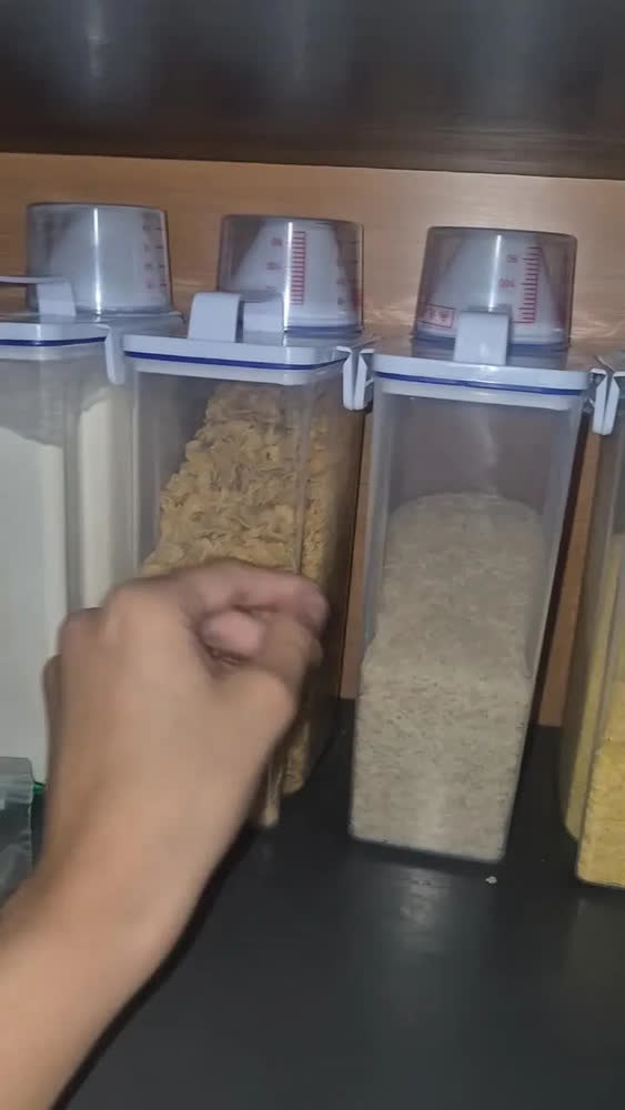 foto de Conjunto 5 Potes Herméticos 2l Multiuso Dispenser De Armazenamento De Grãos Cereais Ração Sabão Com Copo Medidor E Bico Dosador Com Travas