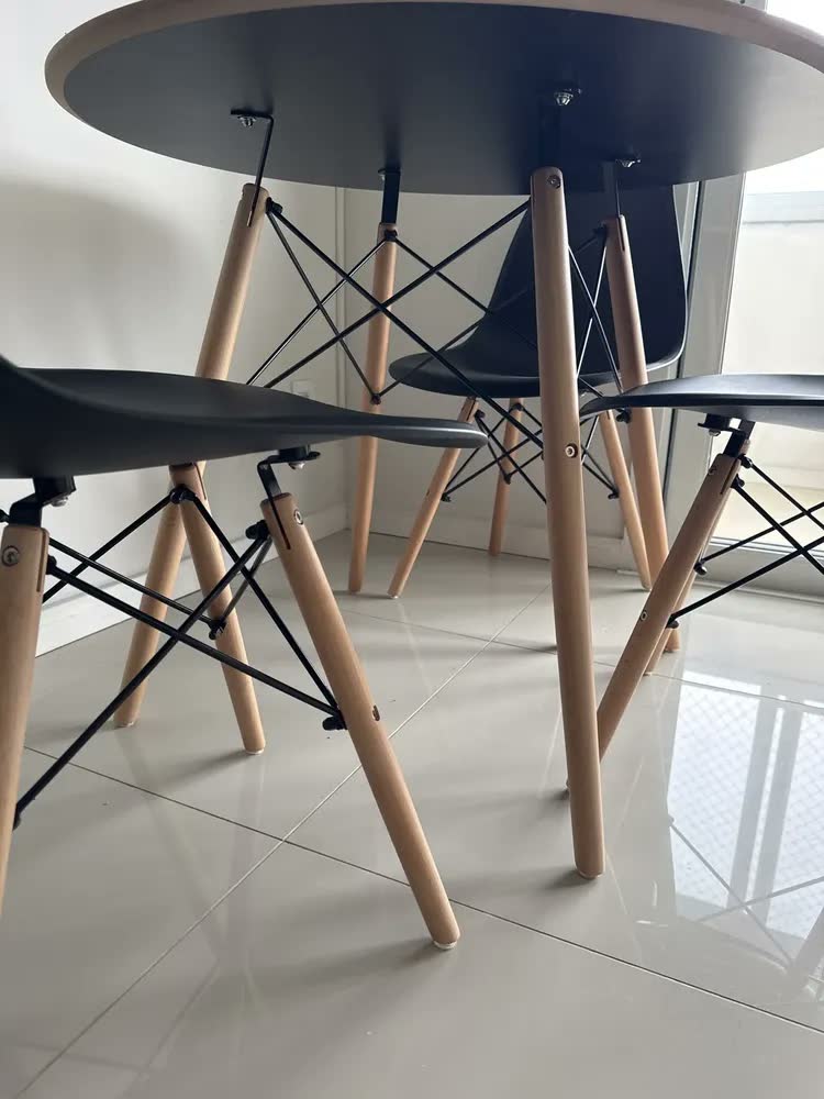 foto de Conjunto Jantar Eames Eiffel Mesa 90cm Preto Com 4 Cadeiras Preto