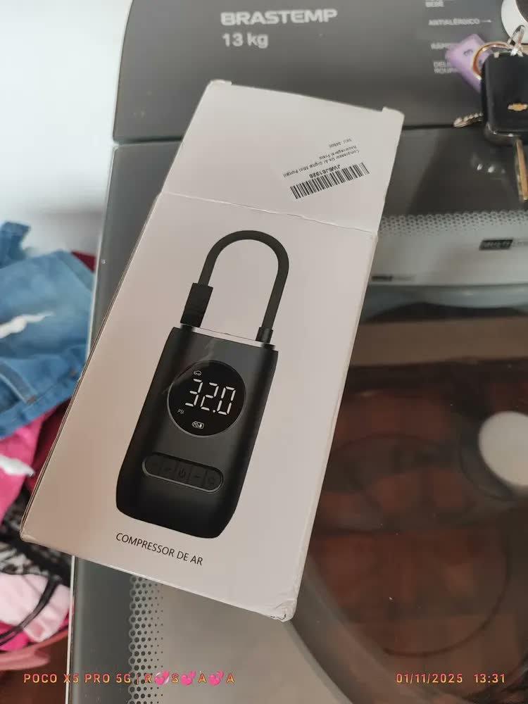 foto de Compressor De Ar Digital Portátil Bomba Para Encher Pneus Carro Moto Bike Bola Cor Preto