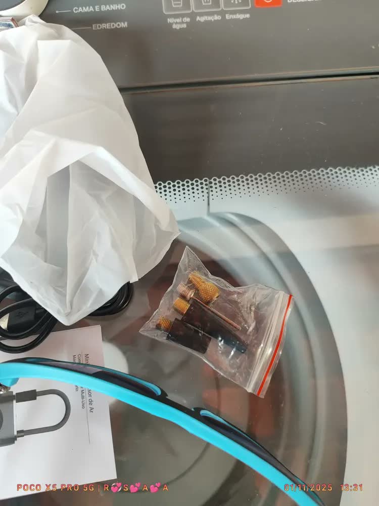 foto de Compressor De Ar Digital Portátil Bomba Para Encher Pneus Carro Moto Bike Bola Cor Preto