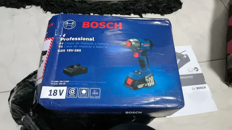 foto de Parafusadeira E Chave De Impacto 1/2 Gdx 18v-285 Brushless Azul/vermelho 1 Bateria E Carregador Bosch