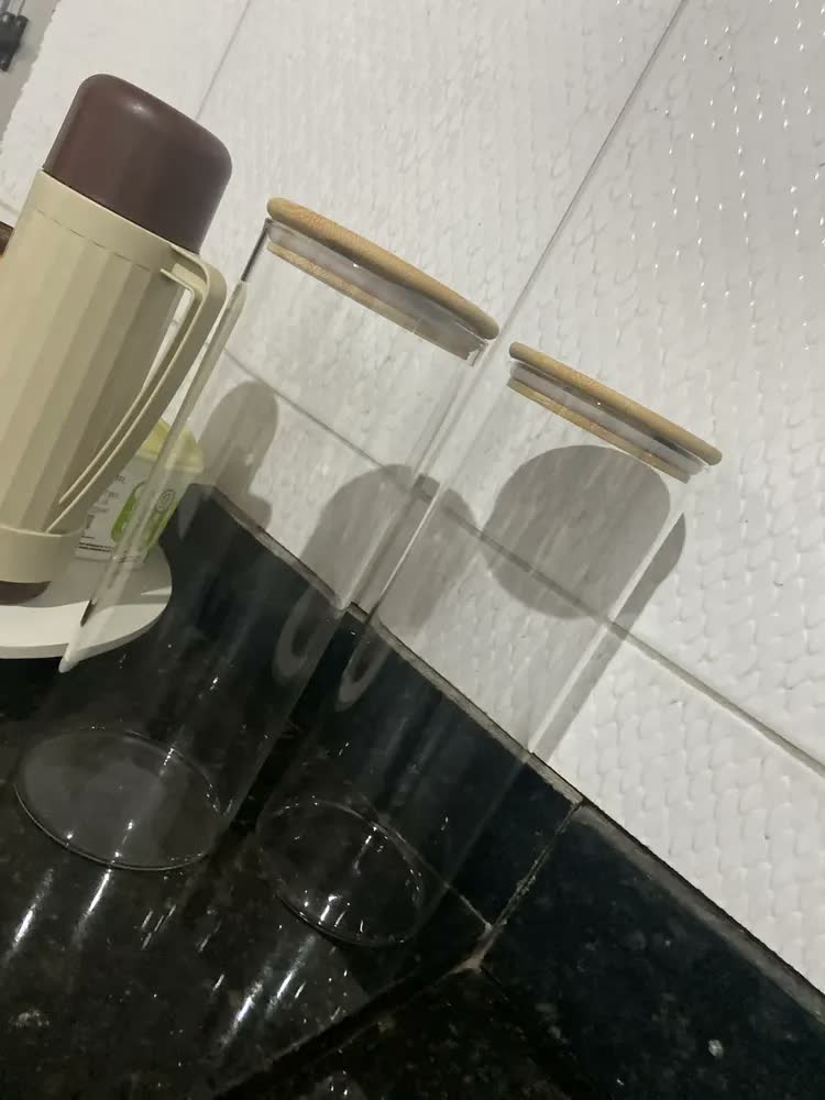 foto de Kit 2 Pote Hermético Vidro Tampa Bambu 1800ml Mantimentos Macarrao Cereais Muug
