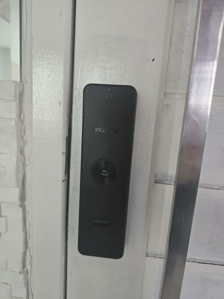 foto de Fechadura Inteligente De Embutir Sem Maçaneta Mfr 3001 V Intelbras