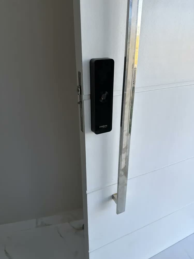 foto de Fechadura Inteligente De Embutir Sem Maçaneta Mfr 3001 V Intelbras