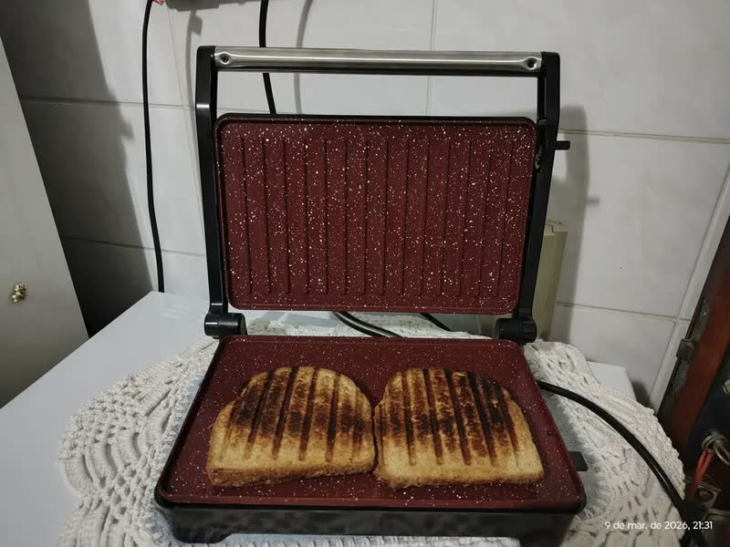 foto de Grill E Sanduicheira Bgr28a