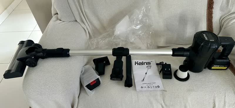 foto de Aspirador De Pó Sem Fio Vertical Longa Duração 21v 3 Em 1 Portatil Potente Sucção 19Kpa Motor Brushless Preto 110/220v Bivolt KeIns