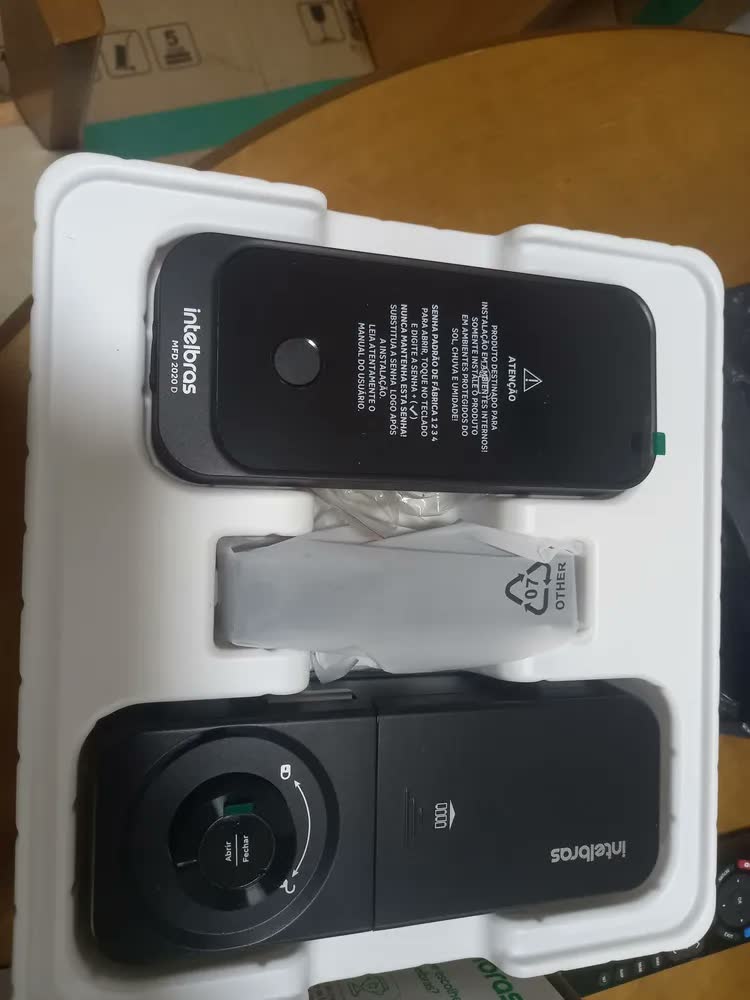 foto de Fechadura Inteligente de Sobrepor MFD 2020 D Intelbras