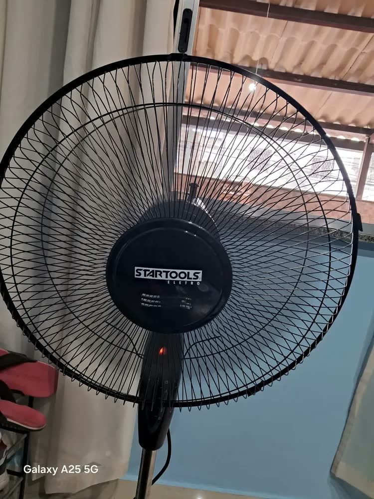 foto de Ventilador Coluna Pedestal 45w 3 Pás Torre Ajustável 130cm Preto Kit Com 2