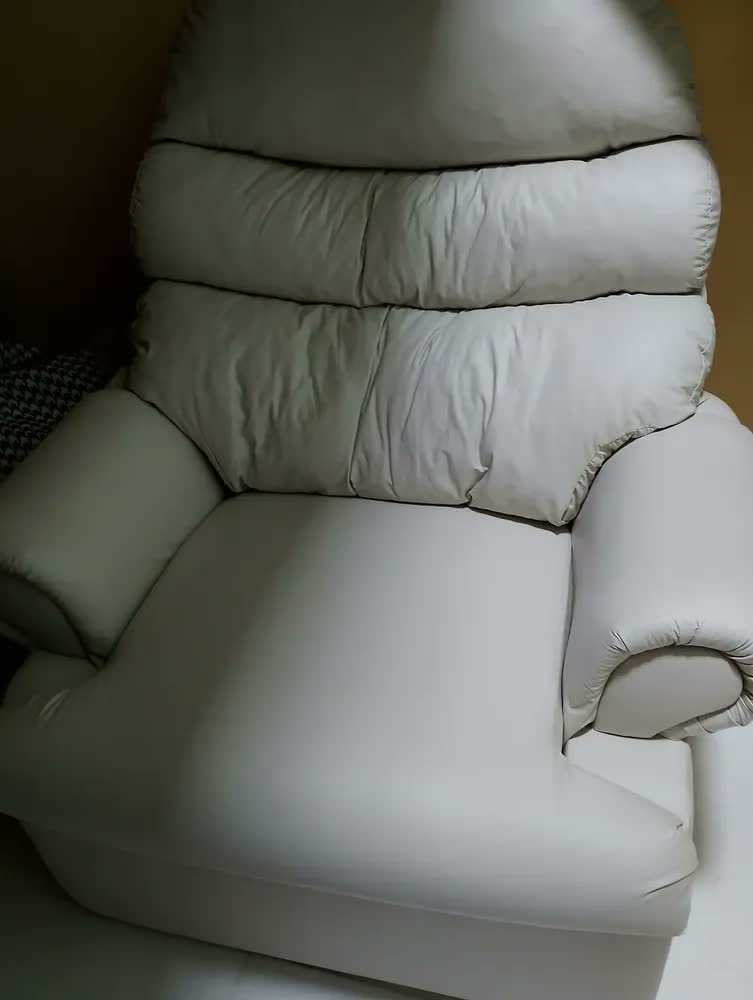 foto de Poltrona Do Papai Top Sofás Reclinável Corino Descanso Sala Bege Liso