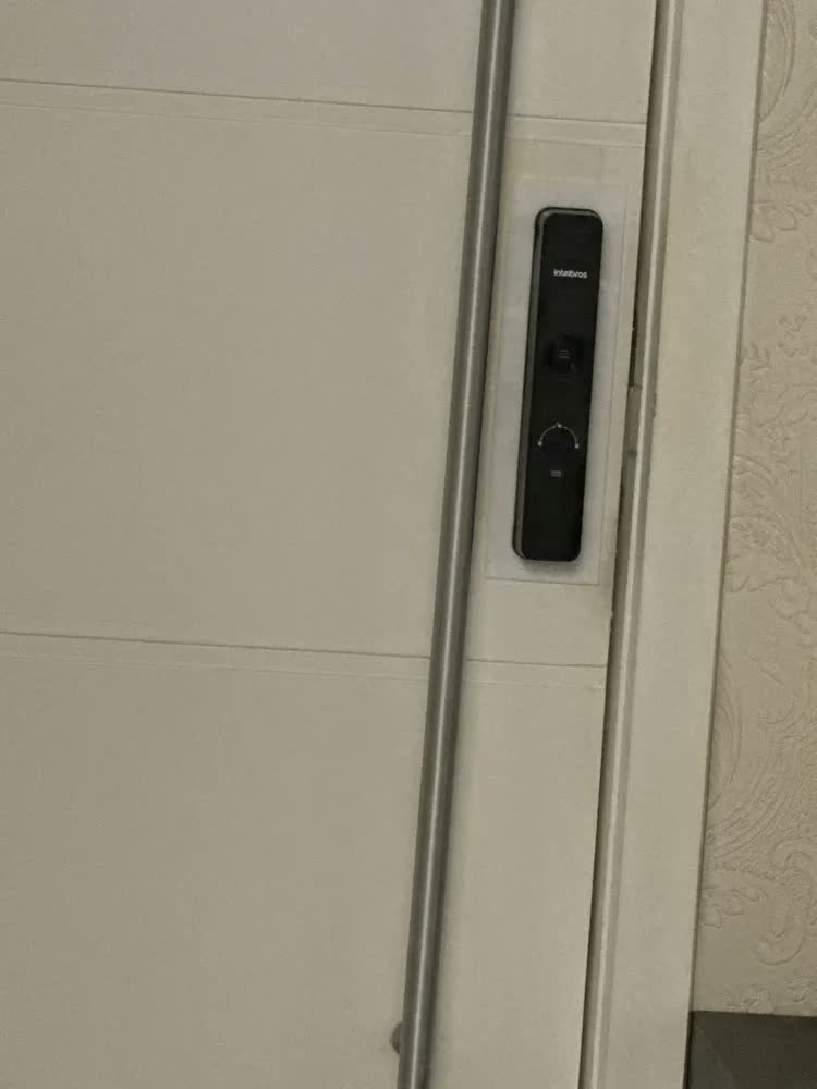 foto de Fechadura Inteligente De Embutir Sem Maçaneta Mfr 7001 V Intelbras