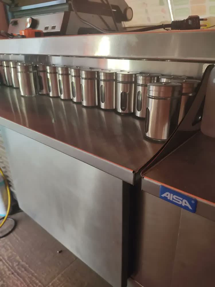 foto de Prateleira Aérea, Aço Inox, 22cm X 100cm, Restaurante Lanchonet, Color Cinza.