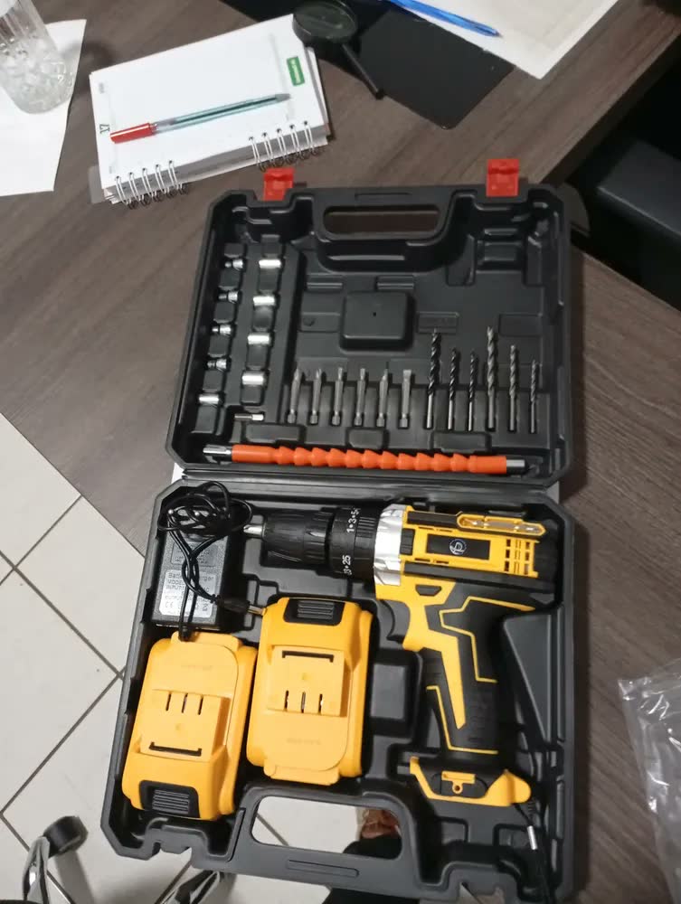 foto de Parafusadeira Furadeira Impacto 3 Funções Sem Fio 2 Baterias Amarelo 50hz/60hz