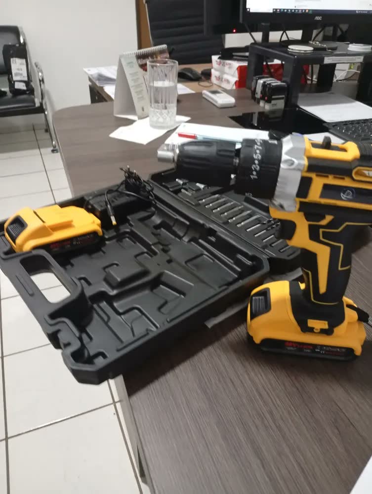 foto de Parafusadeira Furadeira Impacto 3 Funções Sem Fio 2 Baterias Amarelo 50hz/60hz