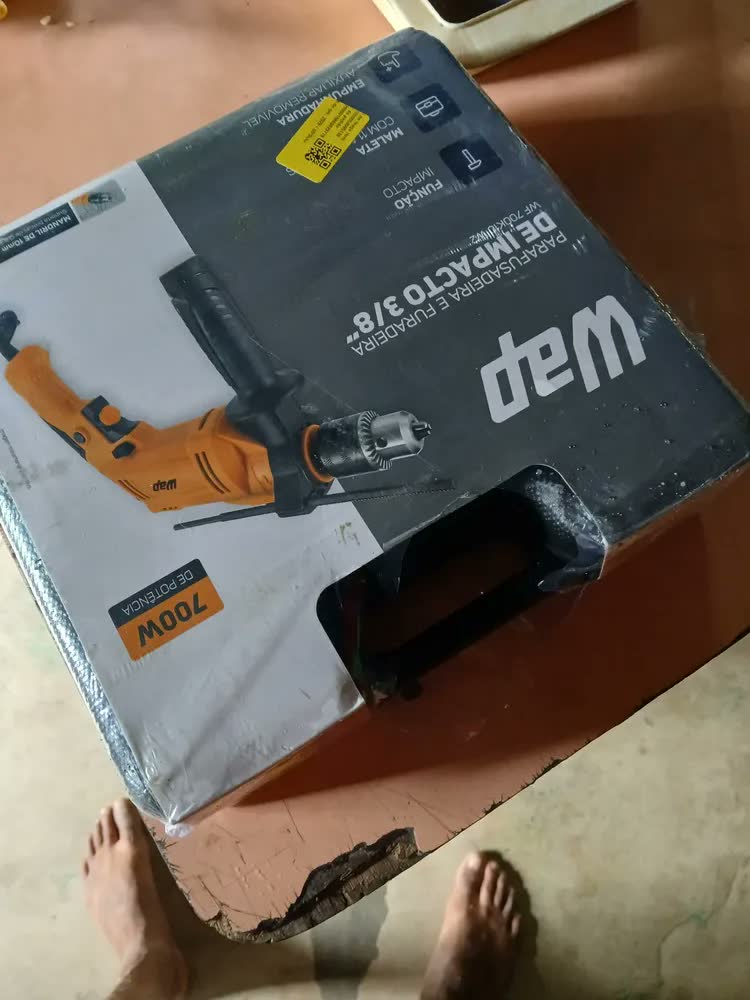 foto de Parafusadeira E Furadeira De Impacto 700w Wap Wf 700k10 W2