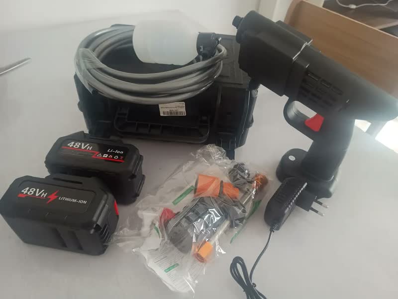 foto de Lavadora A Jato De Alta Pressão Portátil Recarregável 2 Baterias Com Maleta Mini Elétrica De Lavar Carro Profissional Potência Turbo Limpeza Compacta Potente Regulável Reservatório Aua