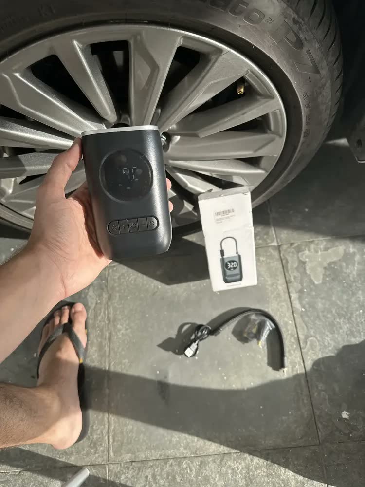 foto de Compressor De Ar Leves Air Pump Auxiliar De Partida Veículos E Powerbank Compacto 18000 Rpm Para Pneus De Portátil