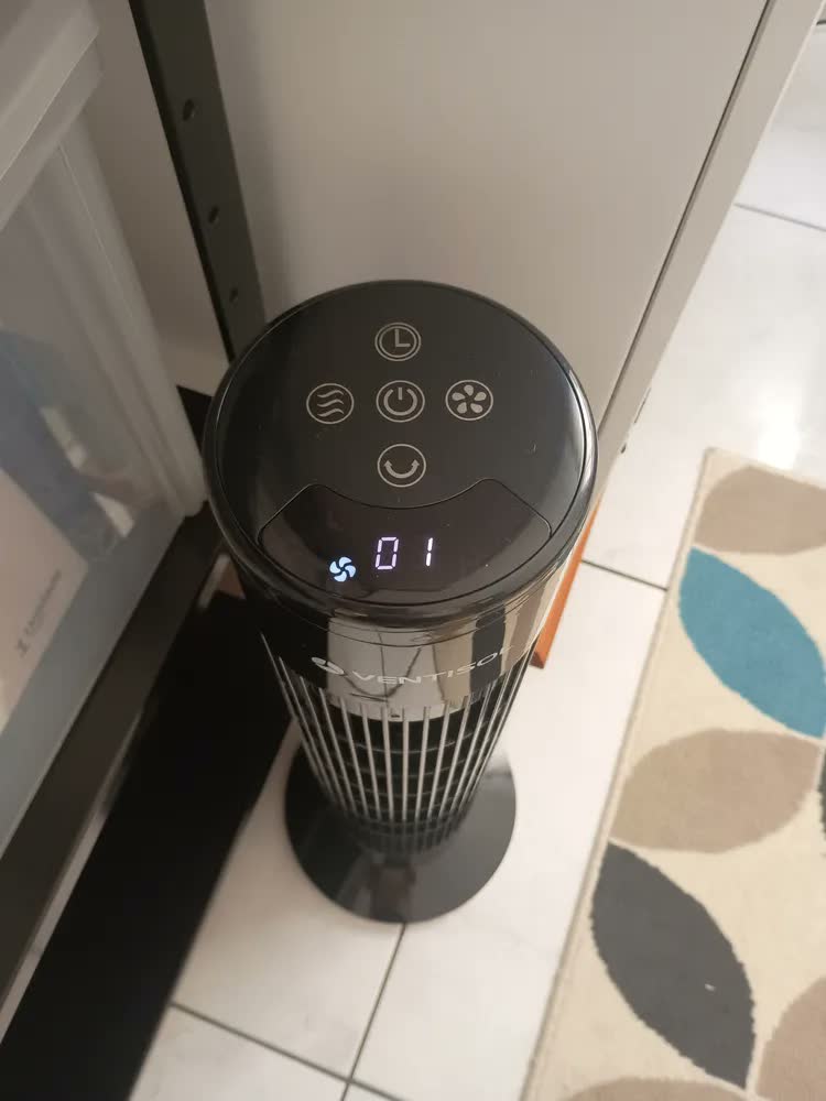 foto de Ventilador de Torre Ventisol Fênix Preto com Controle Remoto e Oscilação