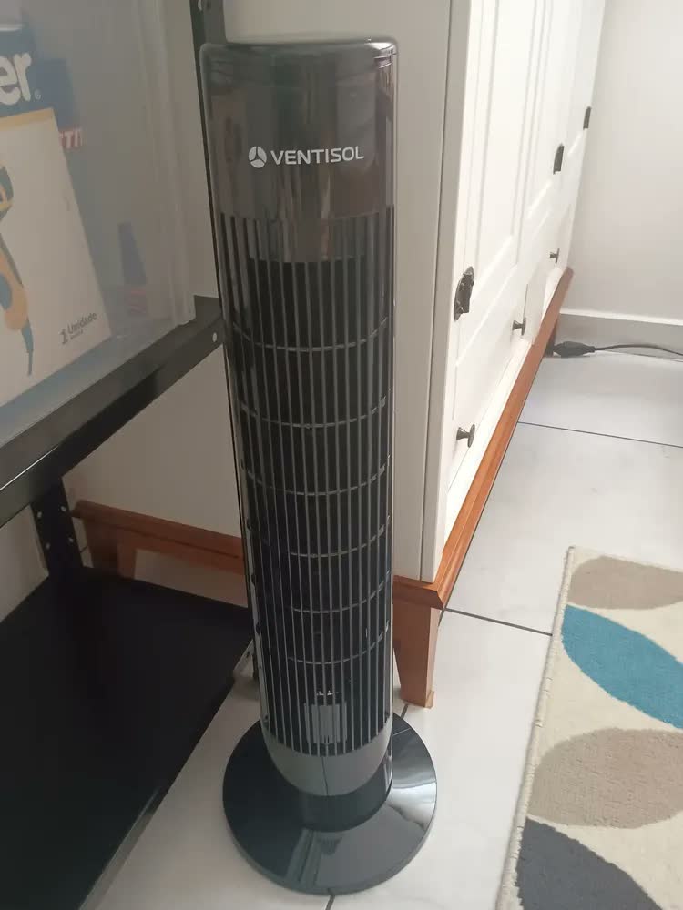 foto de Ventilador de Torre Ventisol Fênix Preto com Controle Remoto e Oscilação