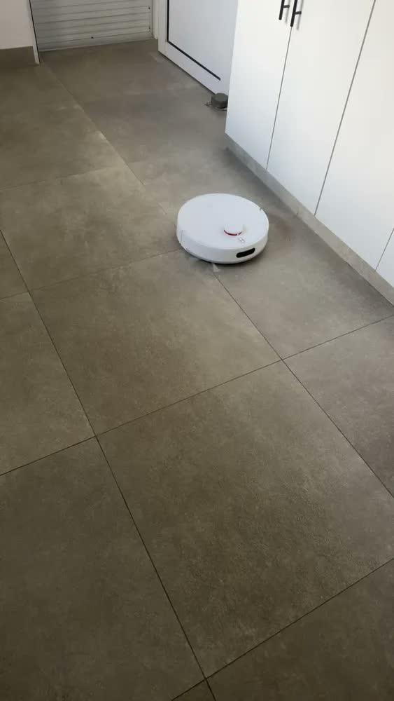 foto de Robô aspirador Xiaomi Vacuum S40C 127/220v E101 5000pa Passa pano Limpeza automática Branco Lacrado