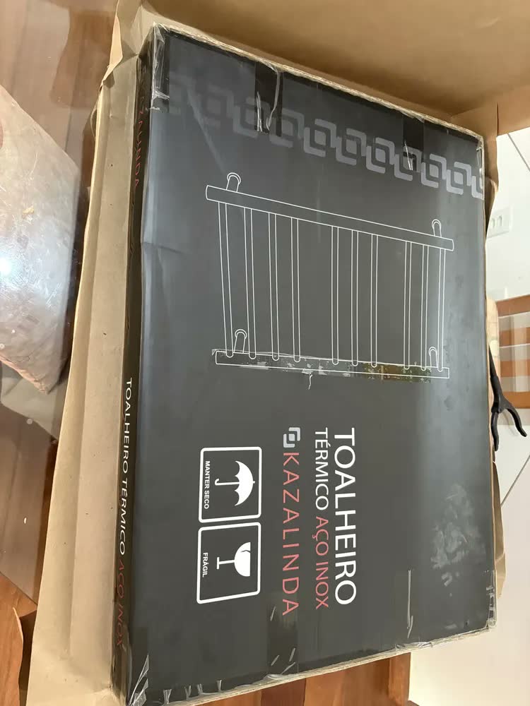 foto de Toalheiro Térmico Redondo Dourado Fosco Timer Embutido Controle De Temperatura Fio Lado Direito
