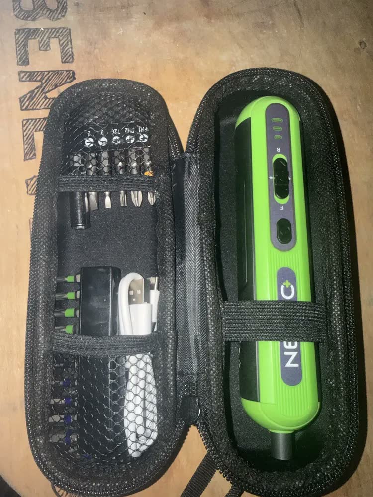 foto de Chave De Fenda Elétrica de Precisão 4v 5n.m Parafusadeira Sem Fio + Bits Curtos E Longos Nevvo
